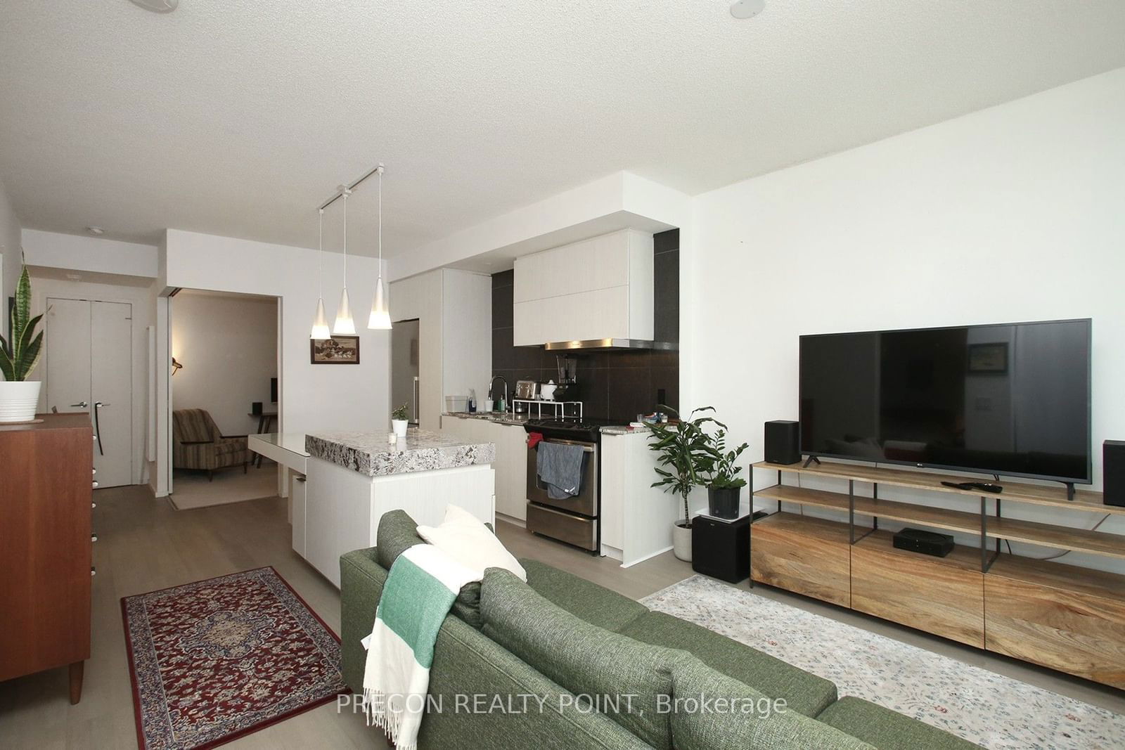 101 Charles St E, unit 702 for rent - image #11