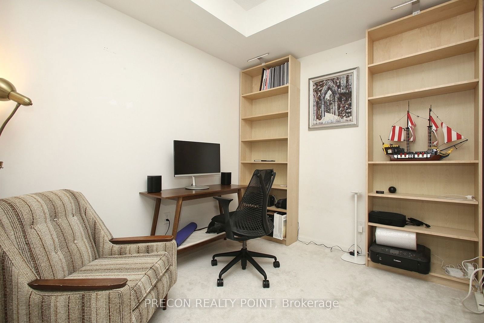 101 Charles St E, unit 702 for rent - image #7