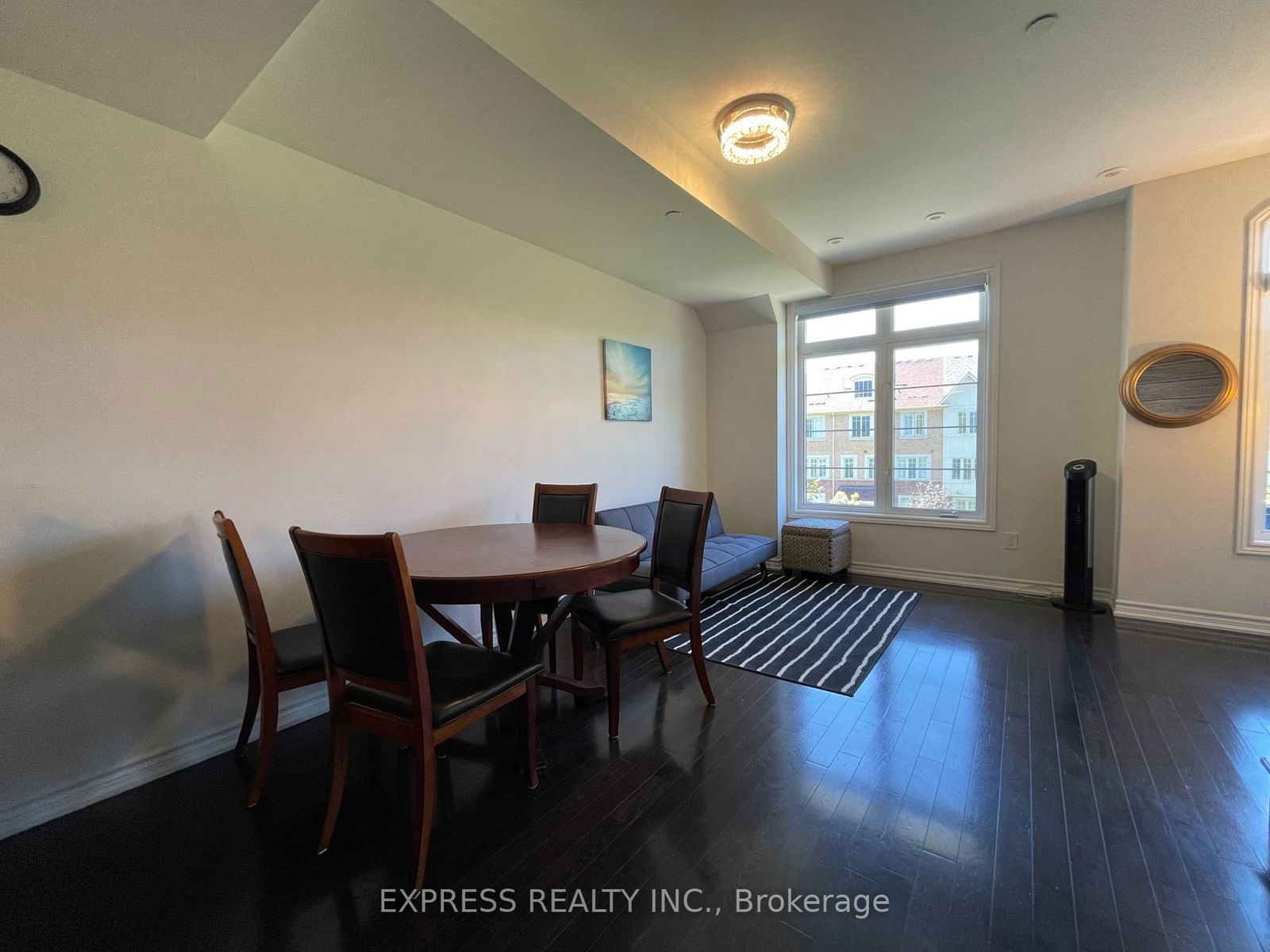 39 Drewry Ave, unit 8 for rent - image #2