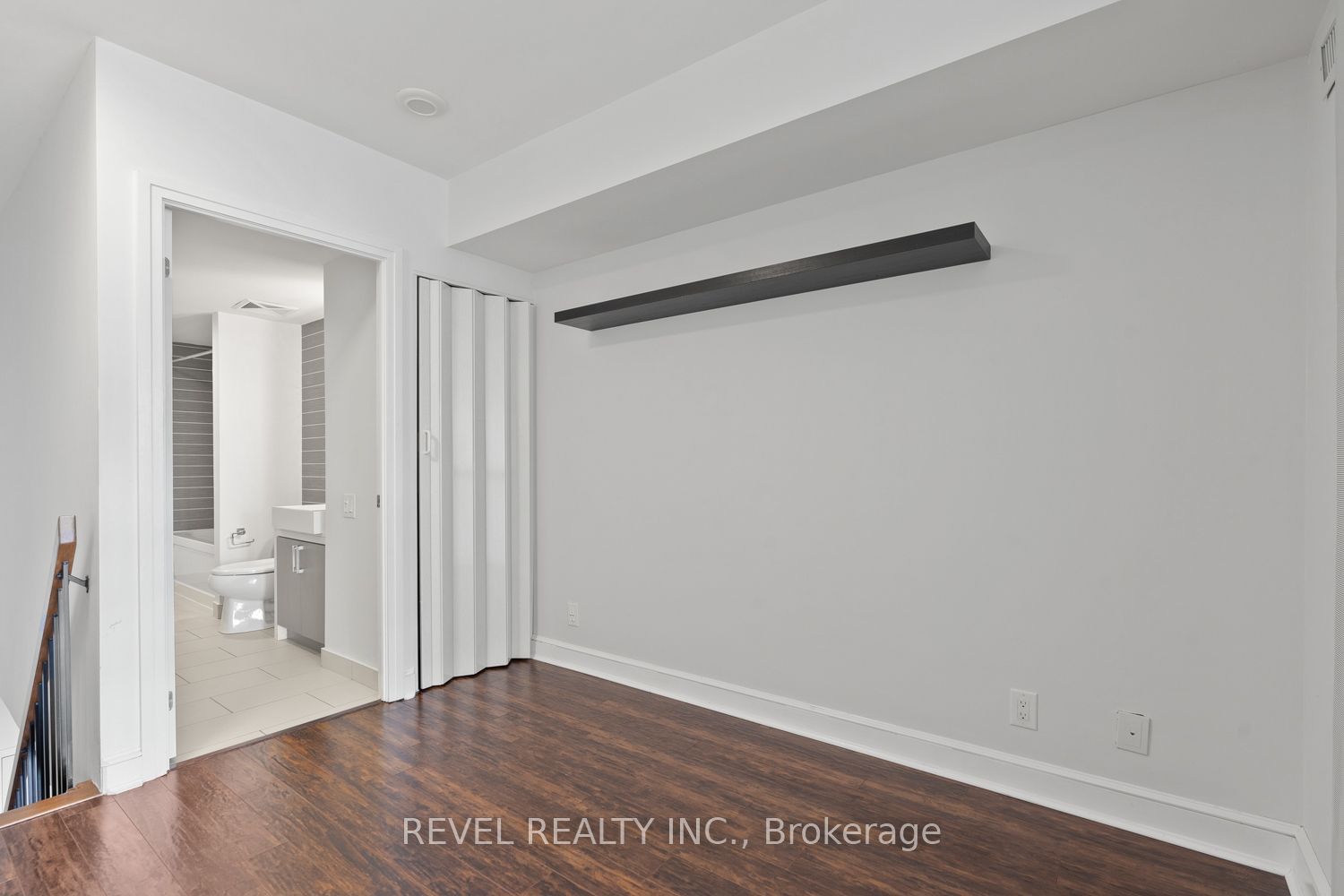 5 Hanna Ave, unit 643 for rent - image #20