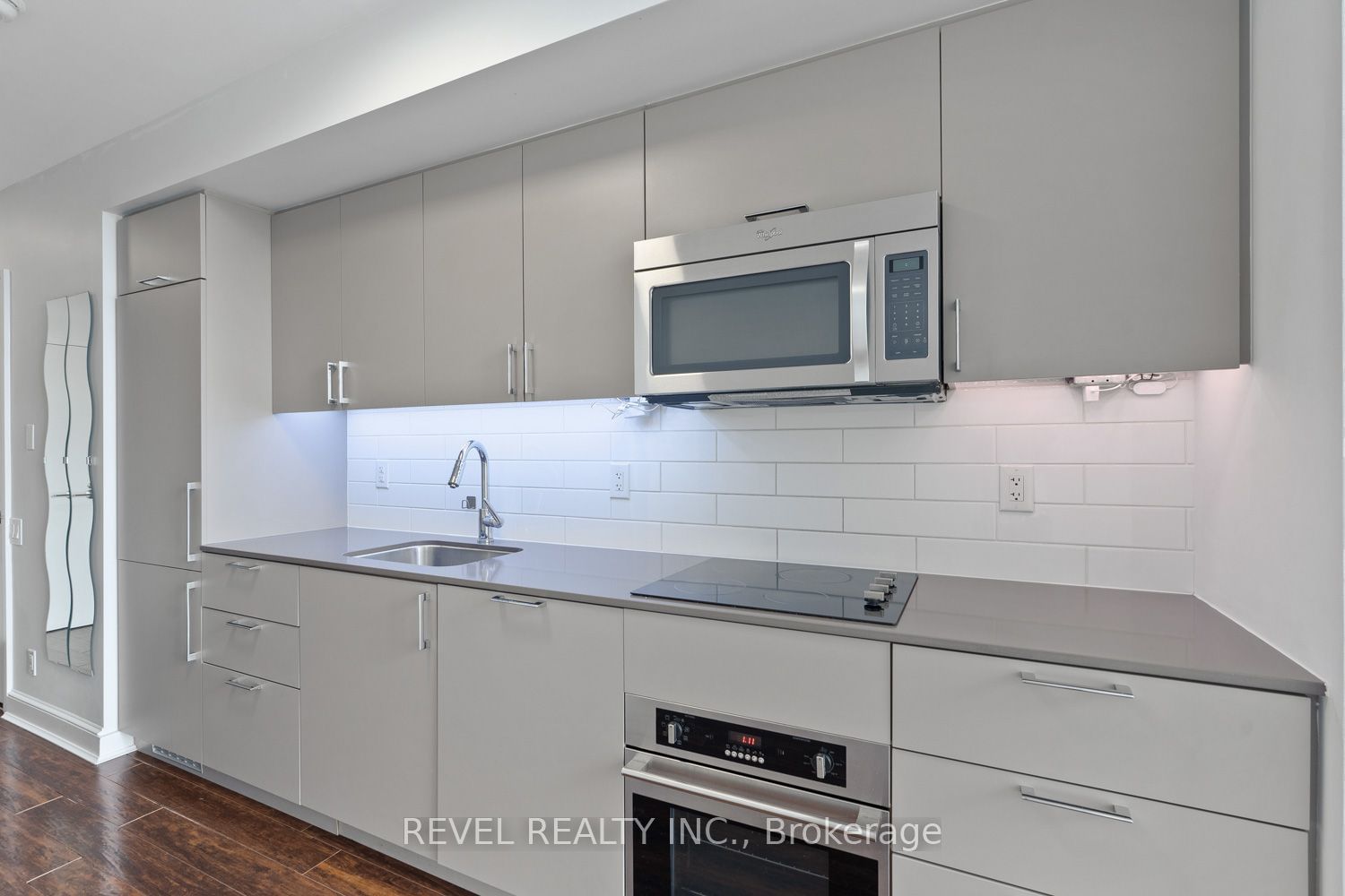 5 Hanna Ave, unit 643 for rent - image #4