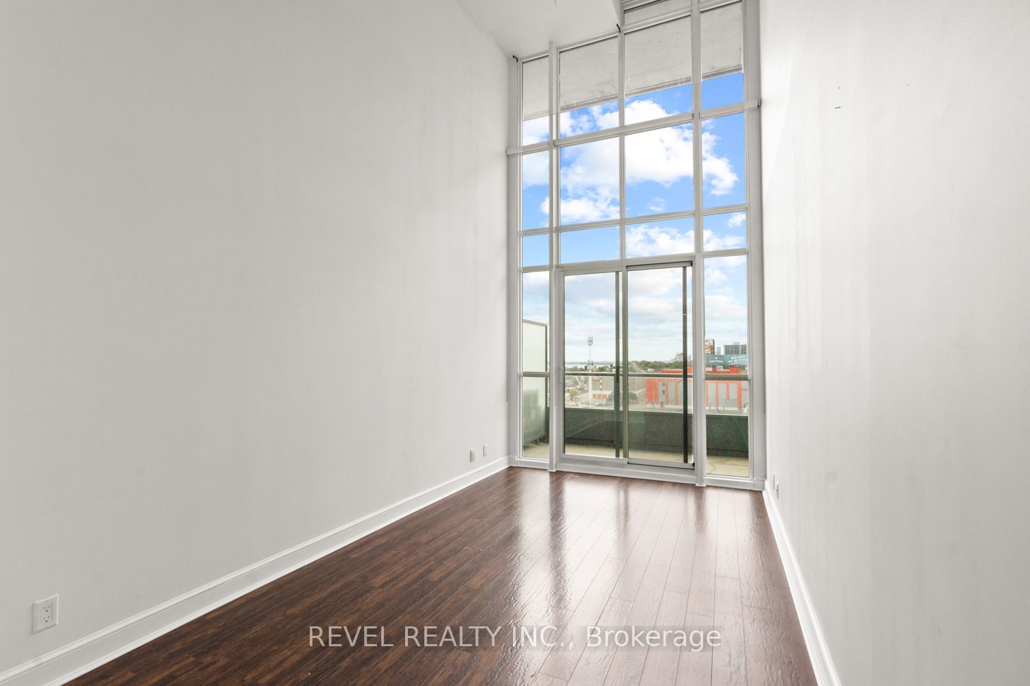 5 Hanna Ave, unit 643 for rent - image #6