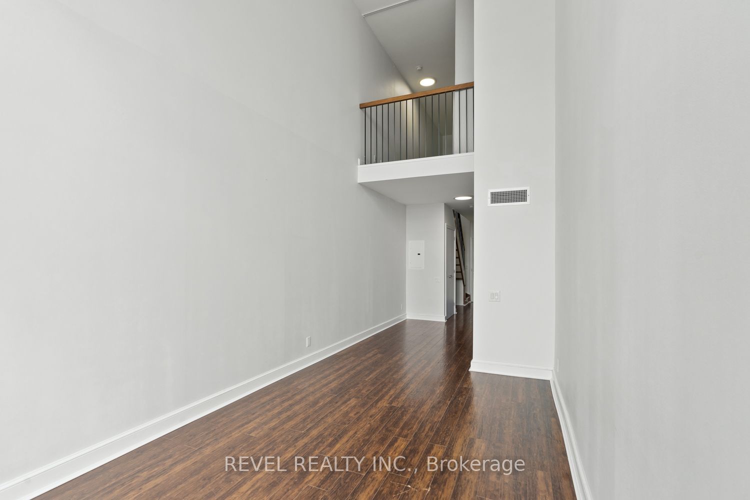 5 Hanna Ave, unit 643 for rent - image #8