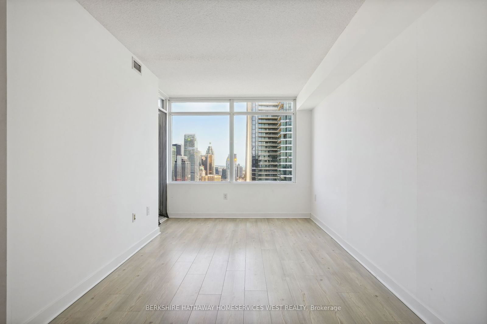 25 Telegram Mews, unit 5003 for rent - image #17