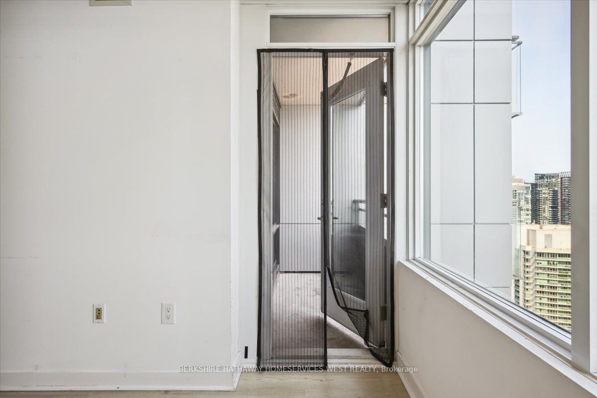 25 Telegram Mews, unit 5003 for rent - image #20