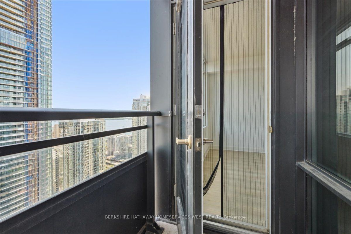 25 Telegram Mews, unit 5003 for rent - image #27