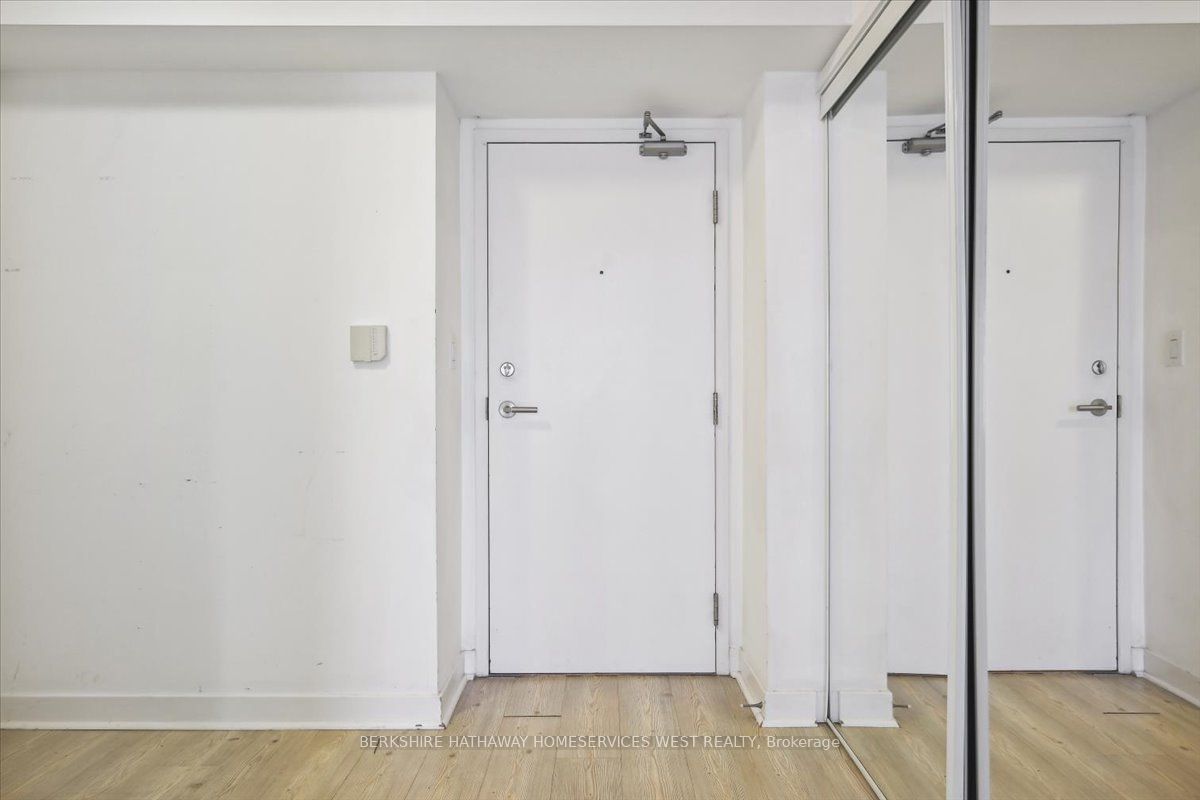 25 Telegram Mews, unit 5003 for rent - image #8