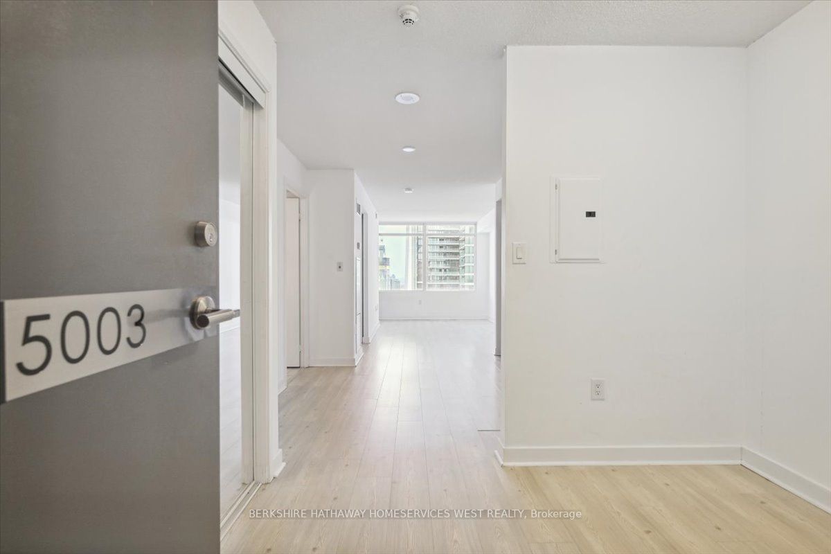 25 Telegram Mews, unit 5003 for rent - image #9