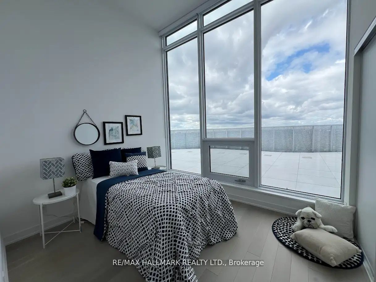 15 Holmes Ave, unit PH3201 for sale - image #22