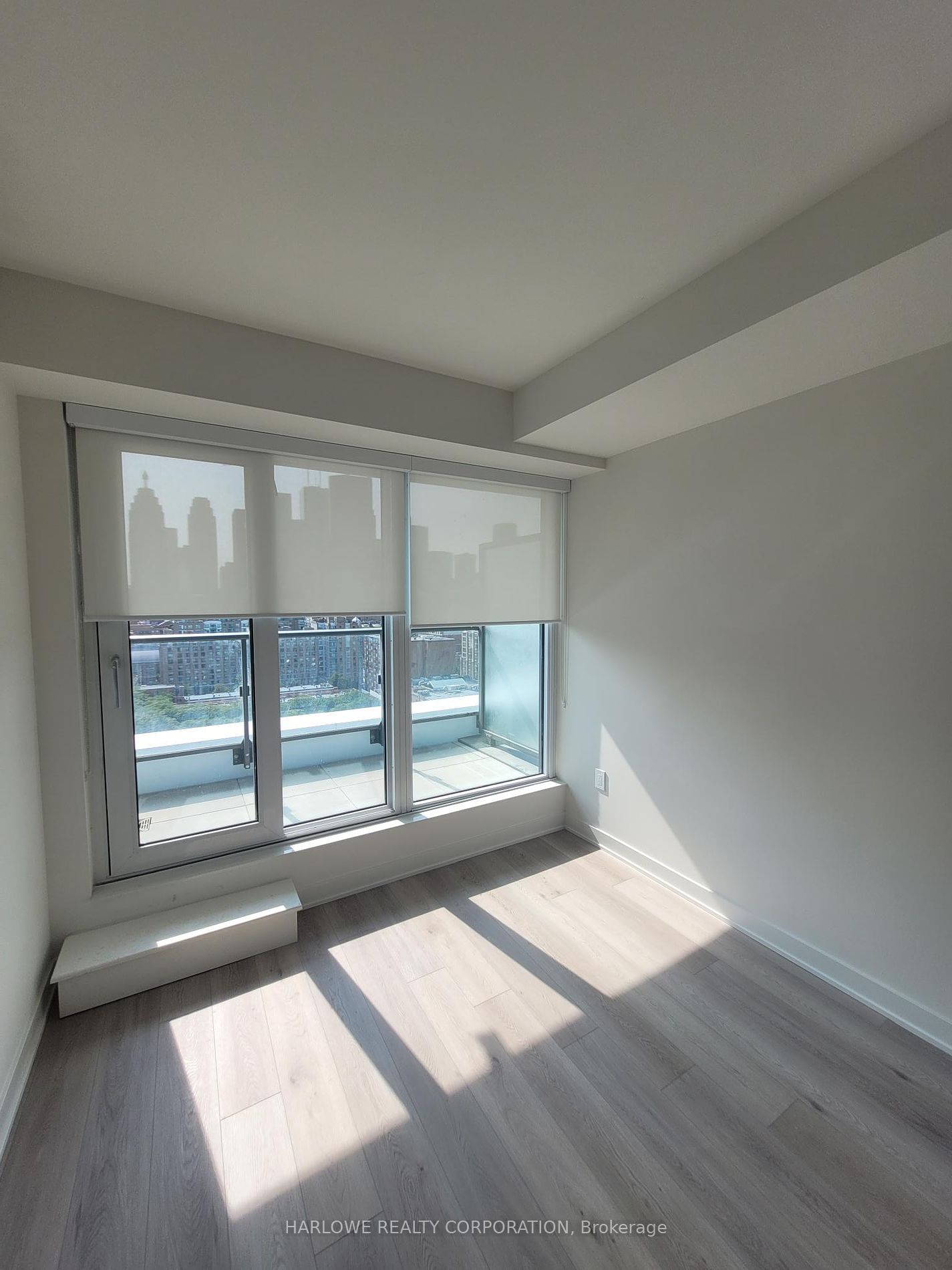 121 Lower Sherbourne St, unit 1458 SW for rent