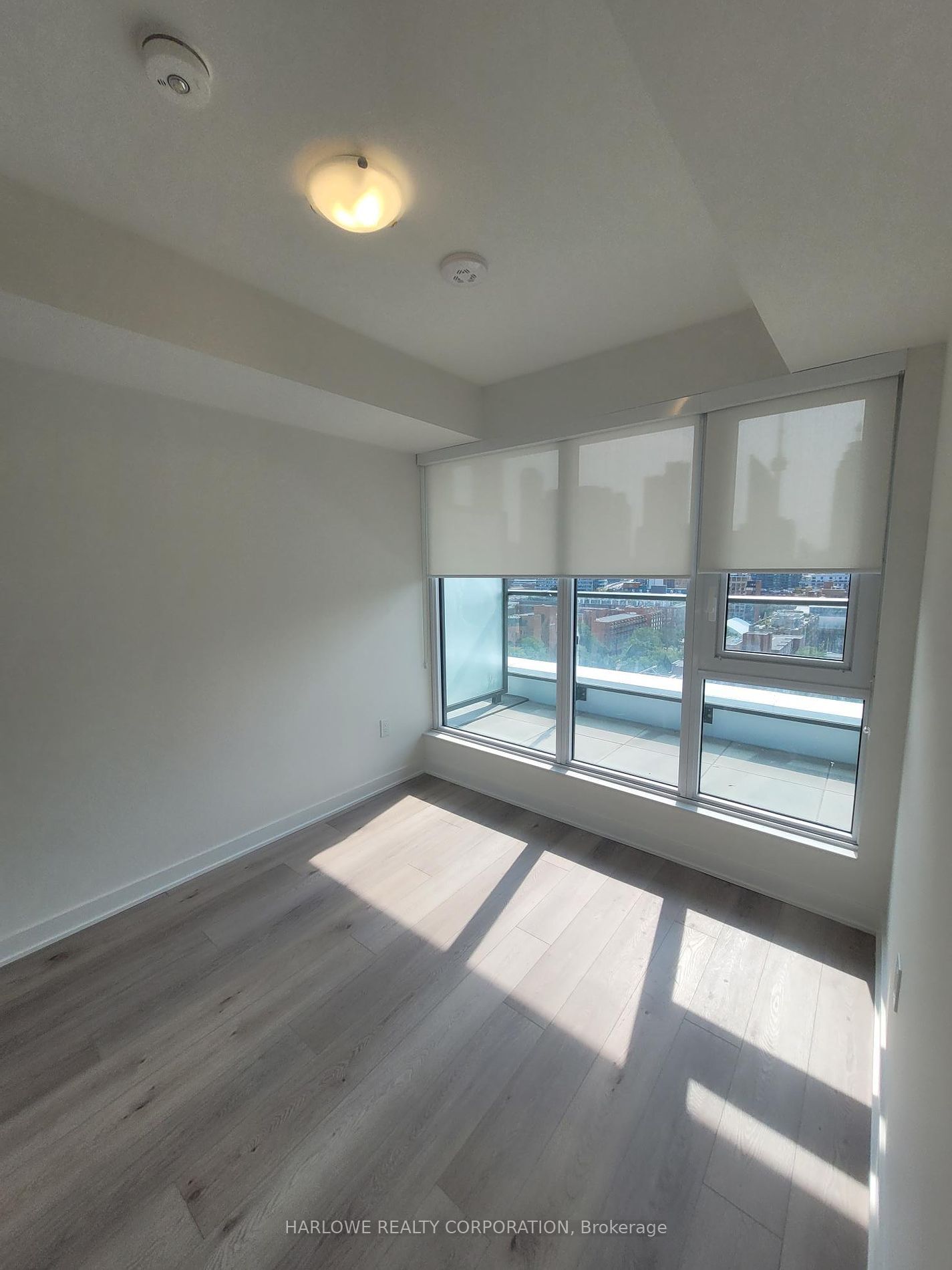 121 Lower Sherbourne St, unit 1458 SW for rent - image #6