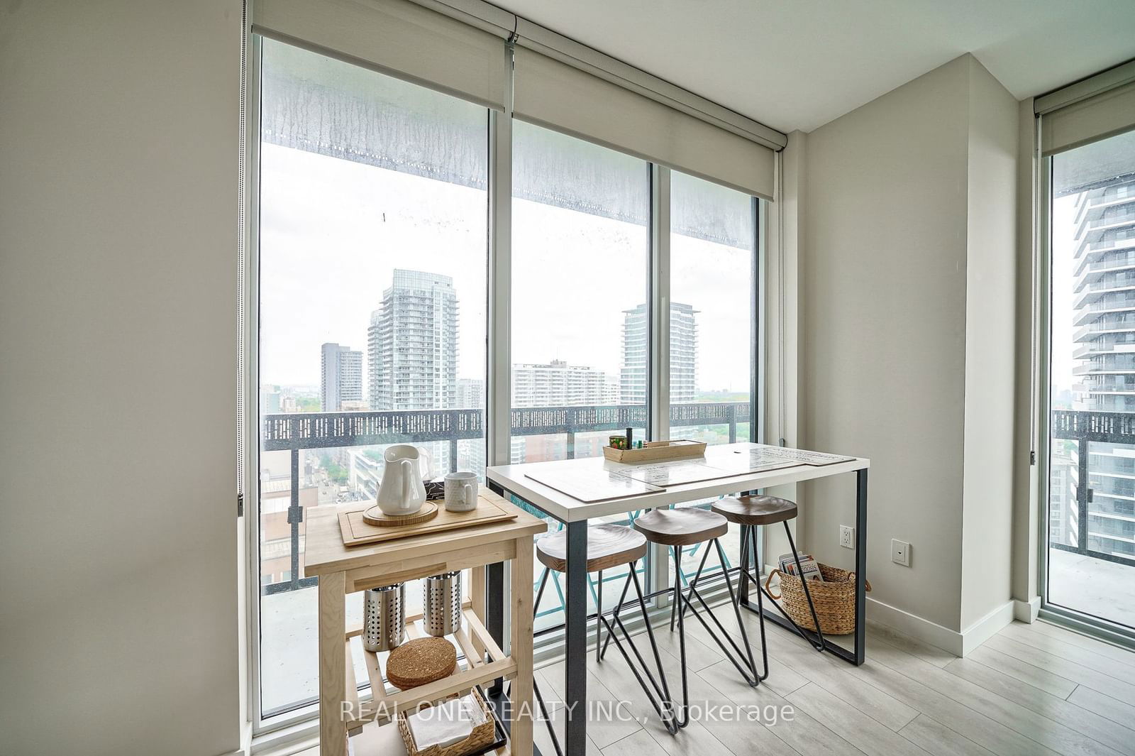 8 Eglinton Ave E, unit 1911 for sale - image #11