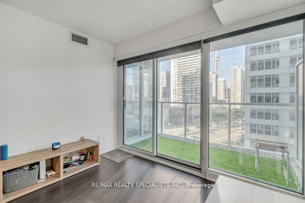 19 Bathurst St, unit 1109 for sale