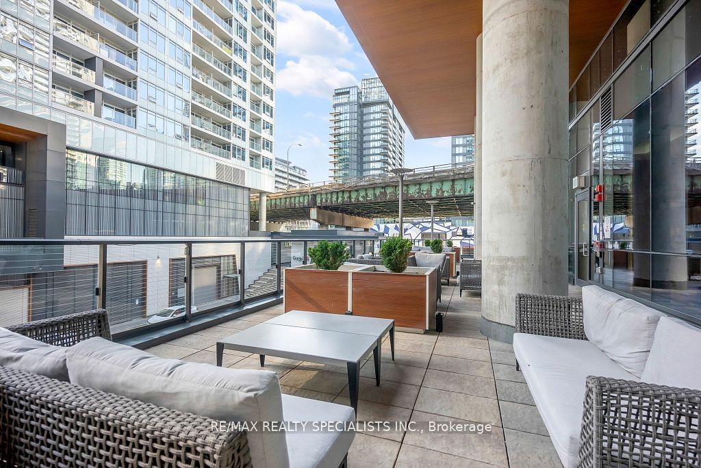 19 Bathurst St, unit 1109 for sale