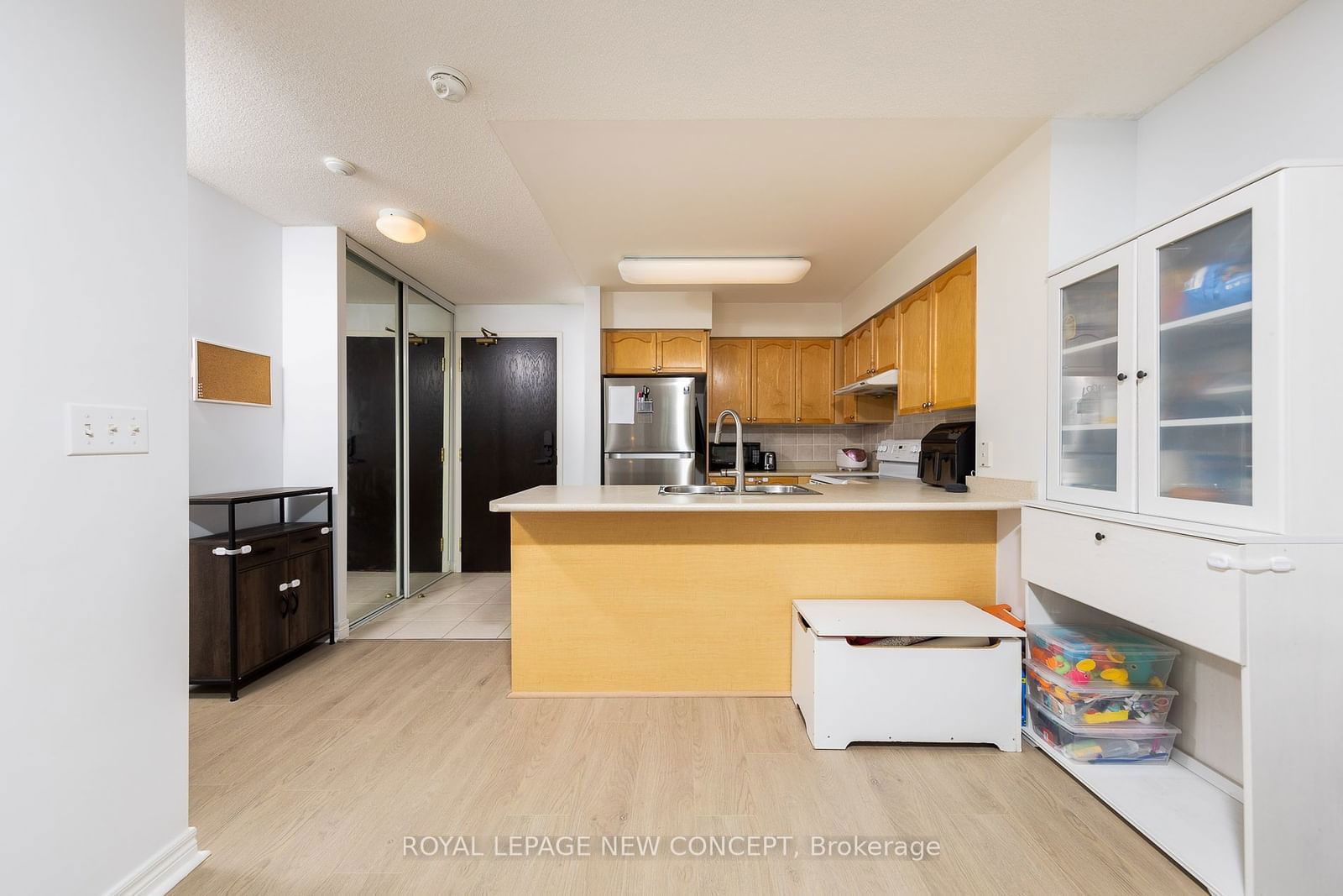 23 Hollywood Ave, unit 2803 for sale - image #11