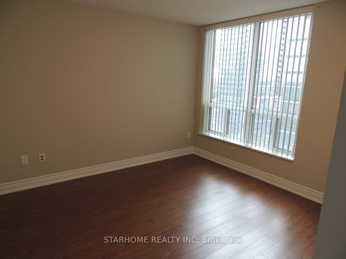 33 Sheppard Ave E, unit 1808 for rent