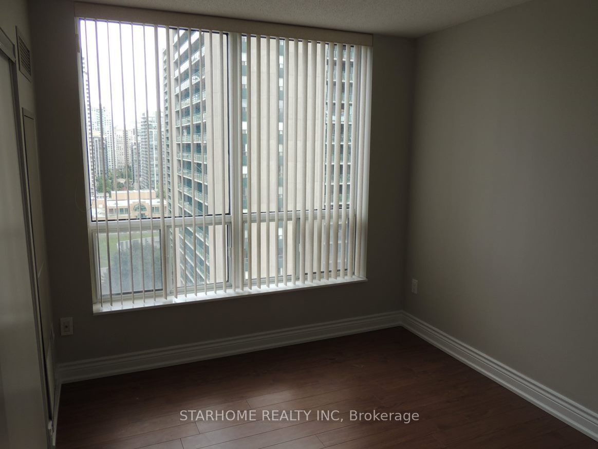 33 Sheppard Ave E, unit 1808 for rent