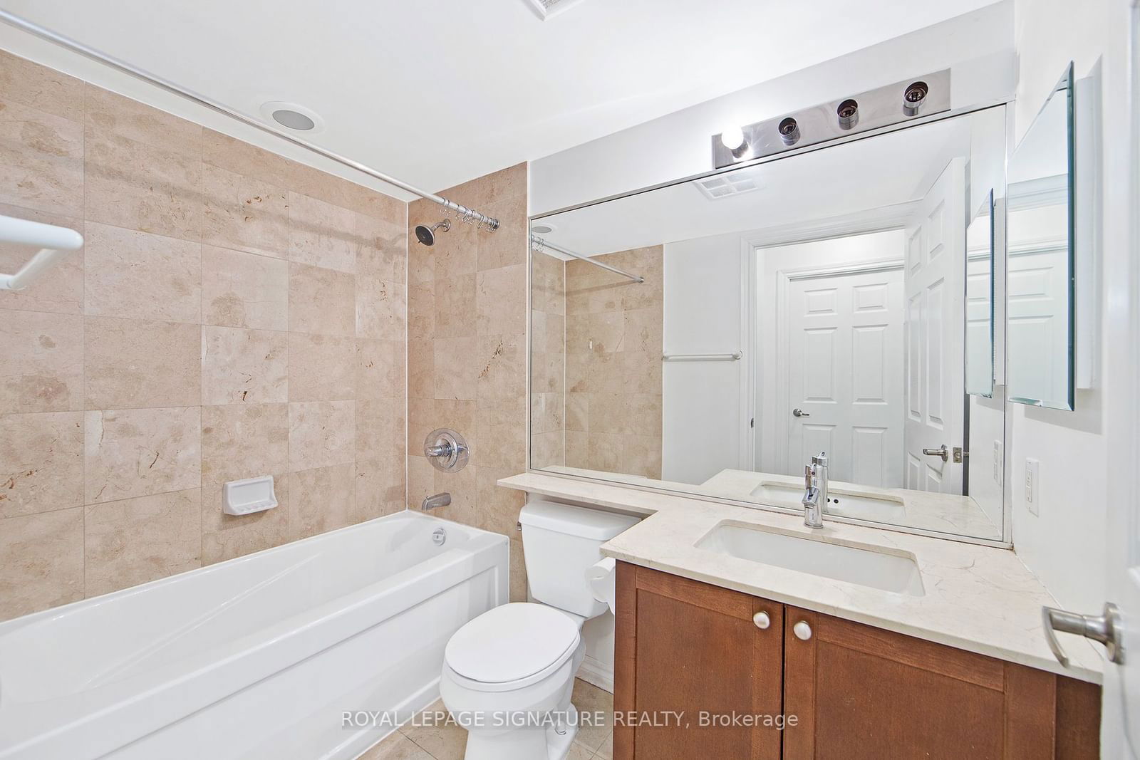 761 Bay St, unit 1914 for rent - image #11