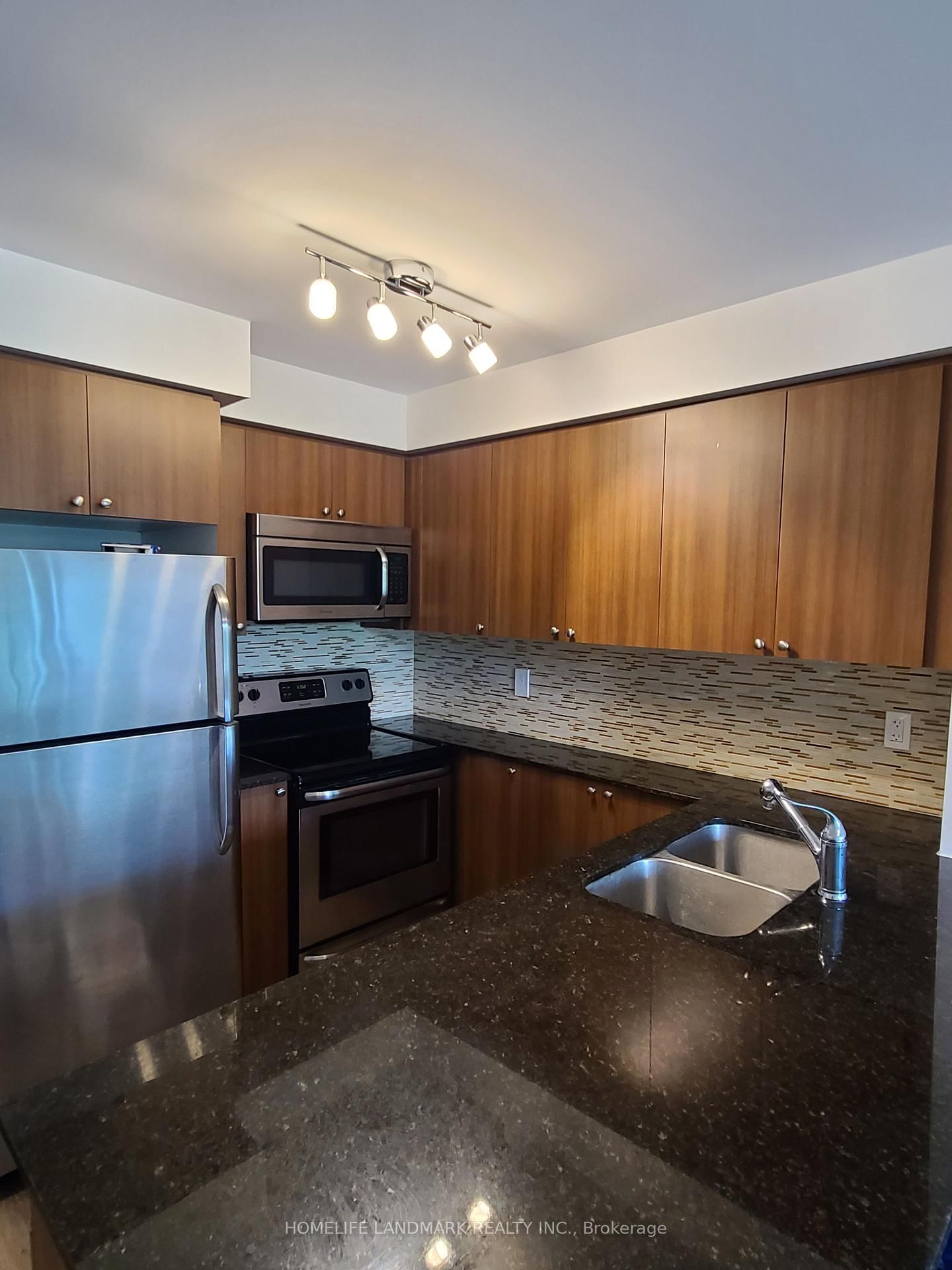 525 Wilson Ave, unit 209 for rent - image #5