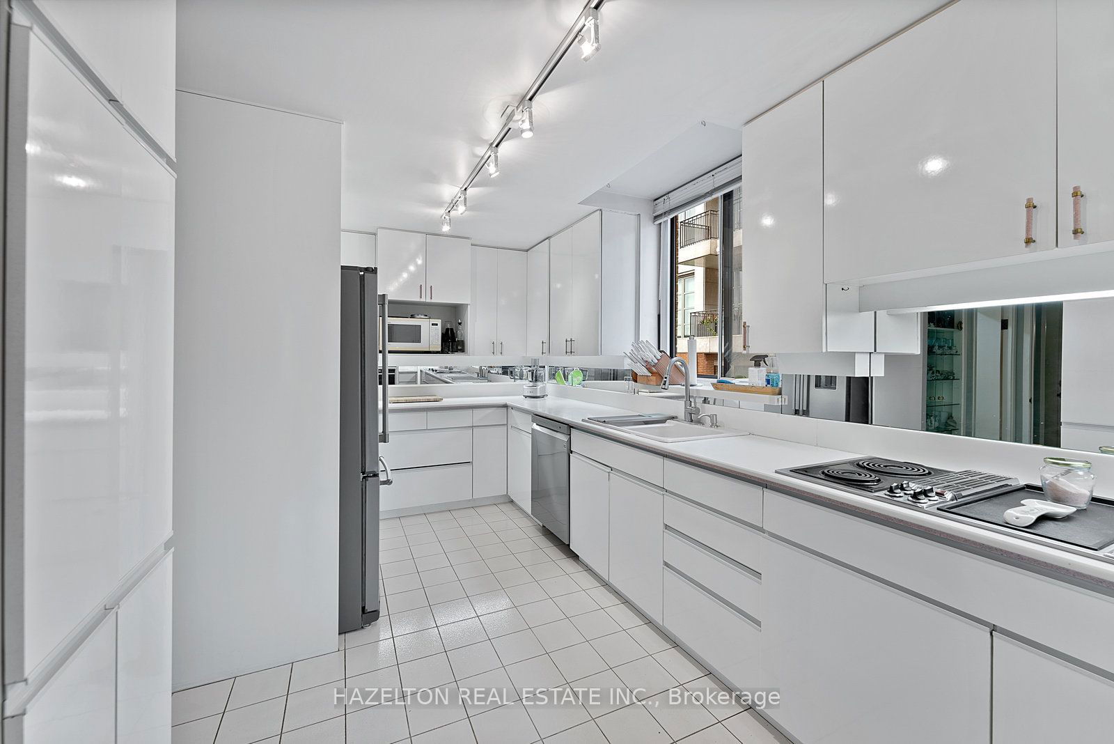 18A Hazelton Ave, unit 402 for sale - image #14