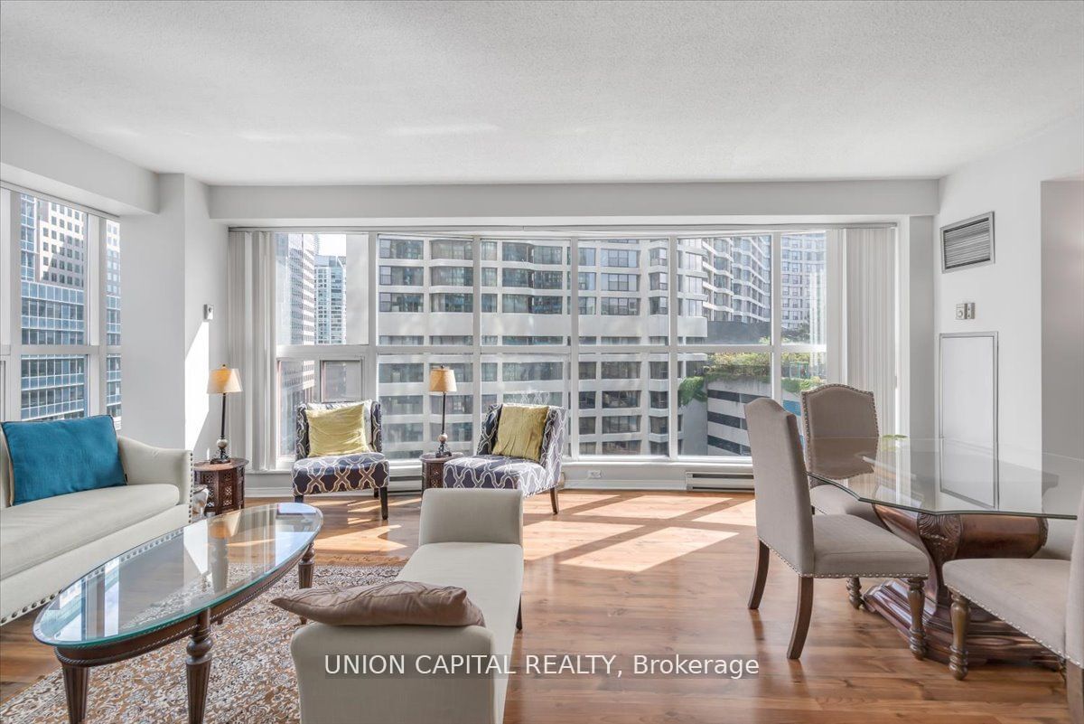 77 Harbour Sq, unit 902 for rent - image #16