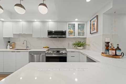 360 Bloor St E, unit 511 for sale