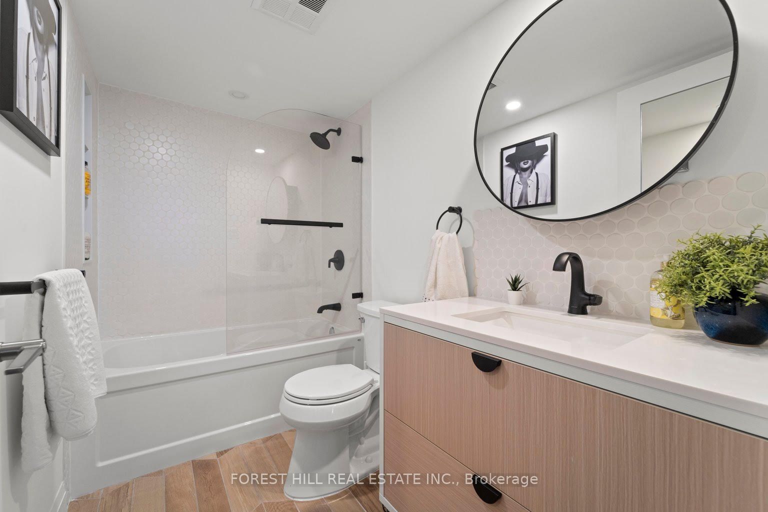 360 Bloor St E, unit 511 for sale - image #24