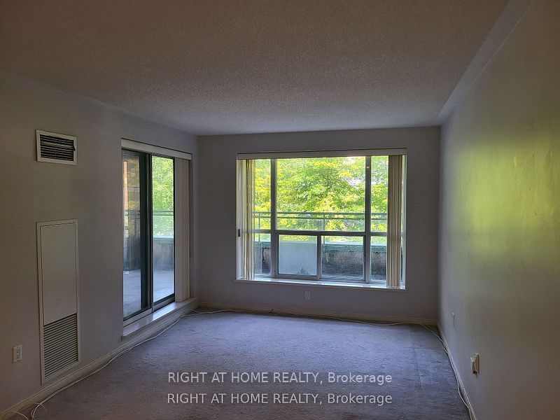 889 Bay St, unit 202 for sale - image #3