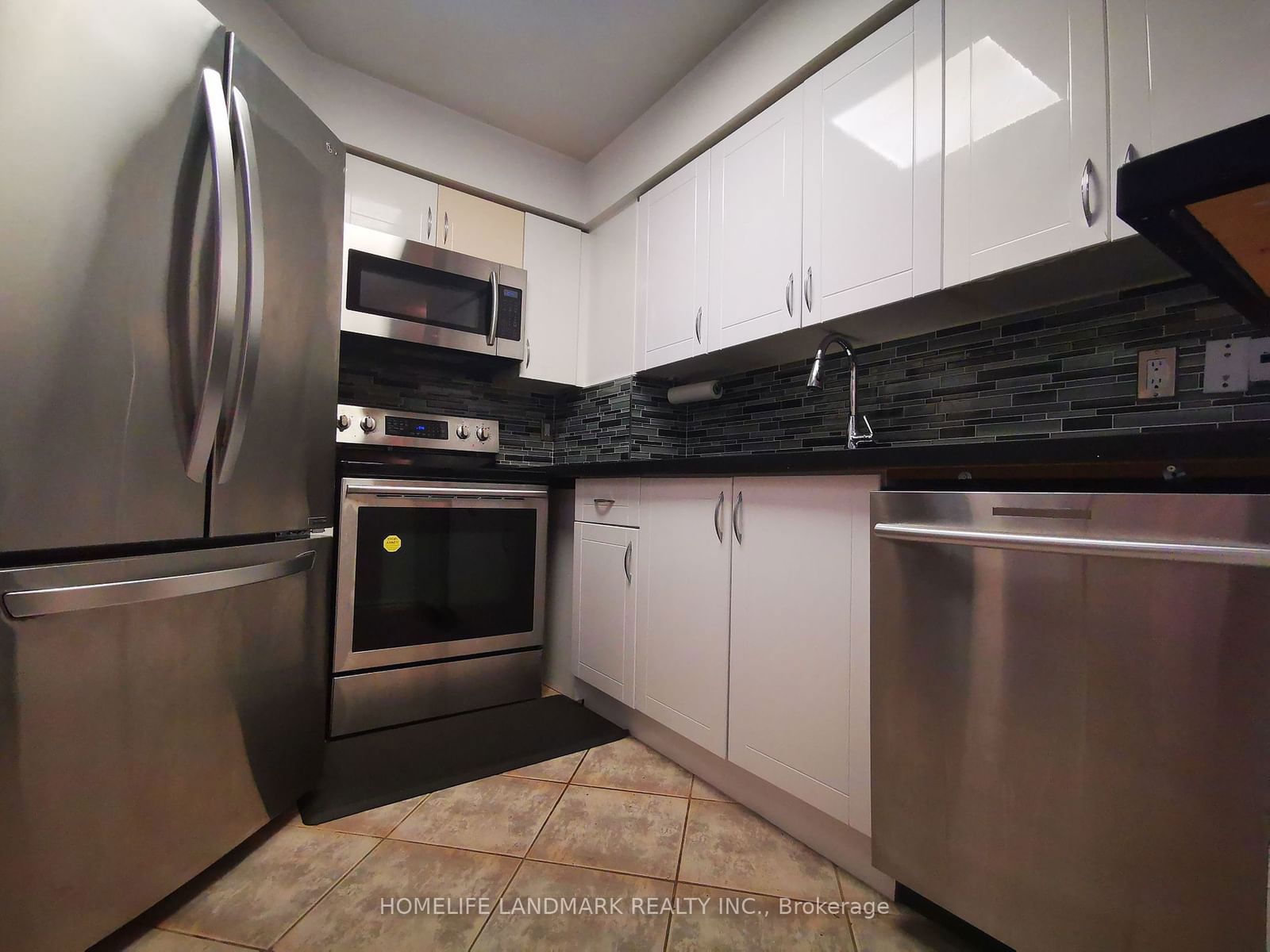 33 Empress Ave, unit 806 for rent - image #3