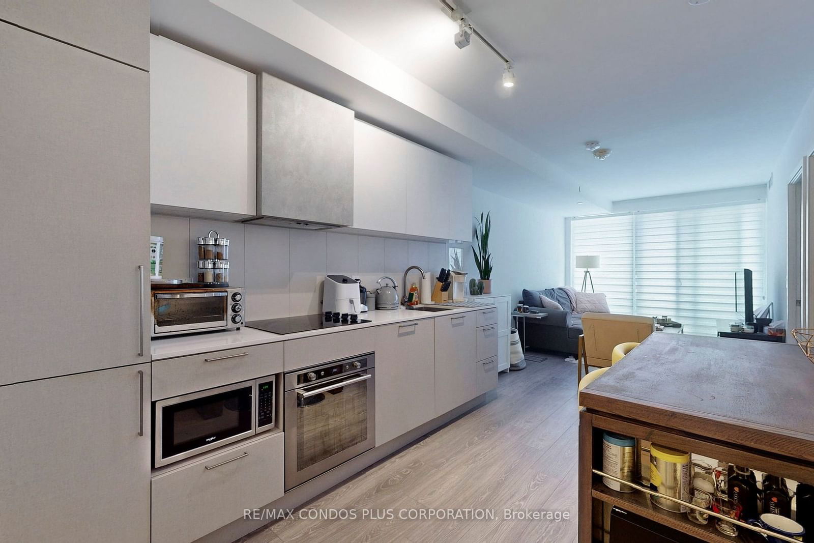 19 Western Battery Rd, unit 518 for sale - image #9