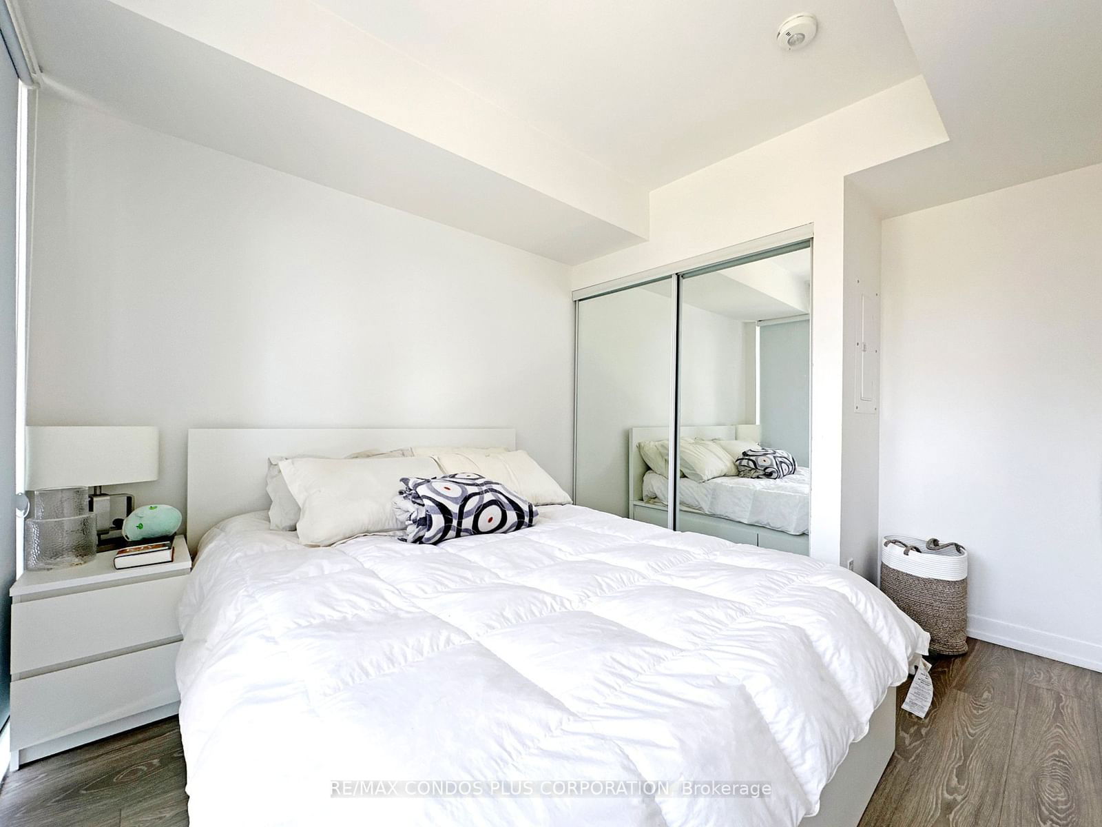 19 Western Battery Rd, unit 315 for sale - image #16