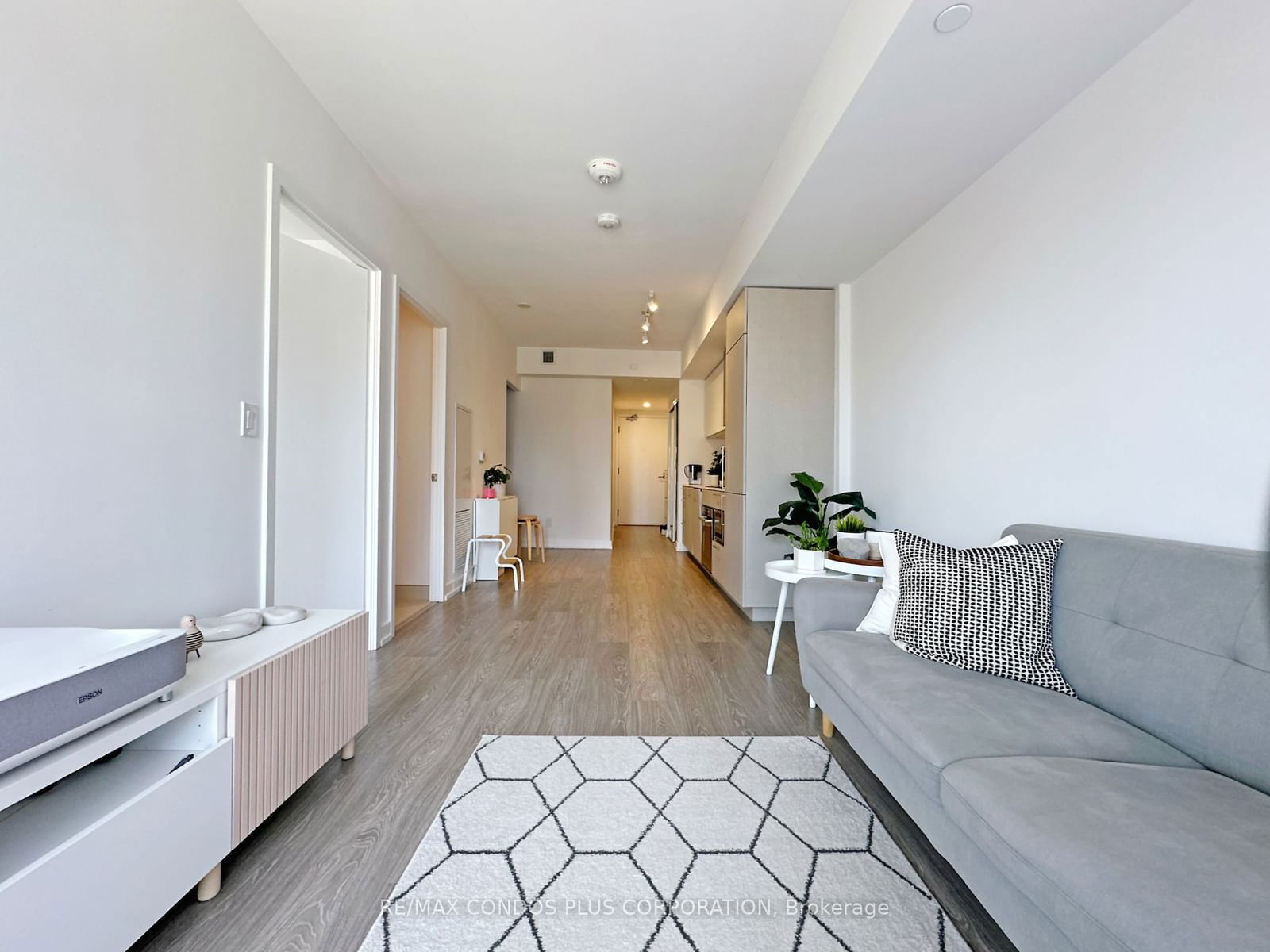 19 Western Battery Rd, unit 315 for sale - image #6