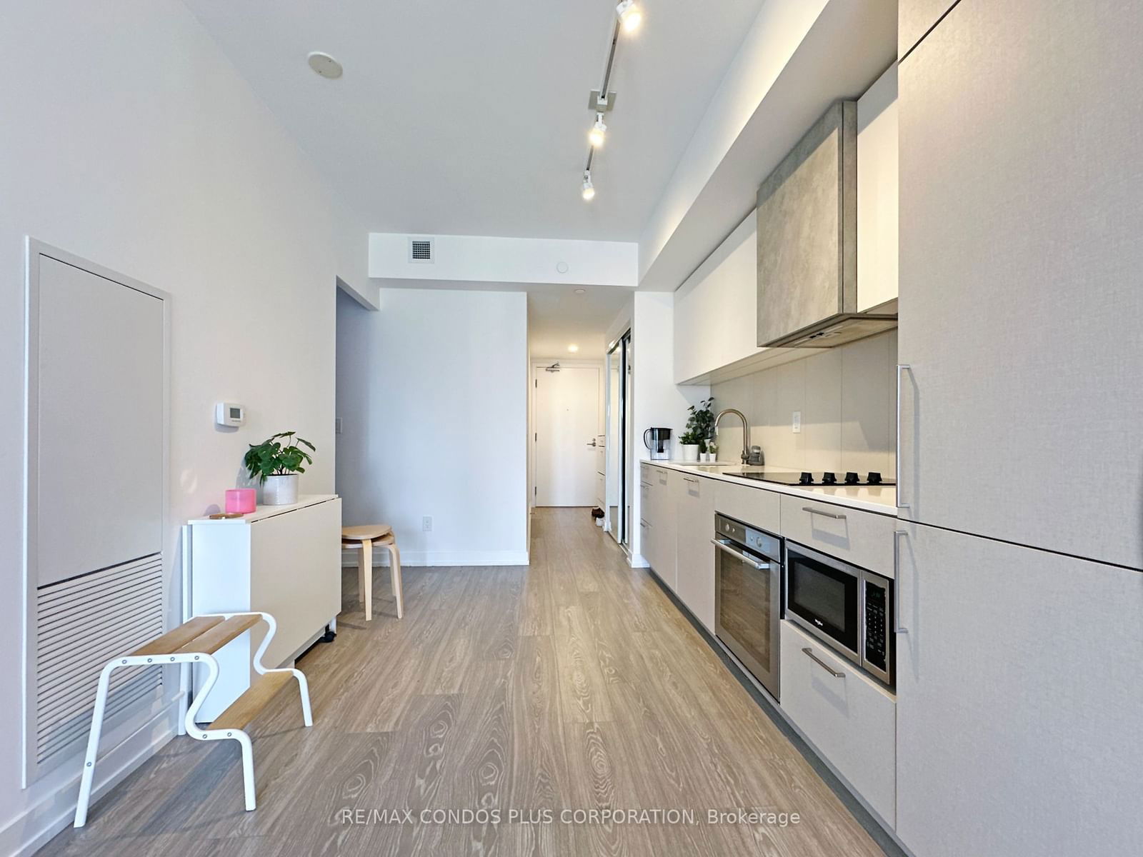 19 Western Battery Rd, unit 315 for sale - image #7