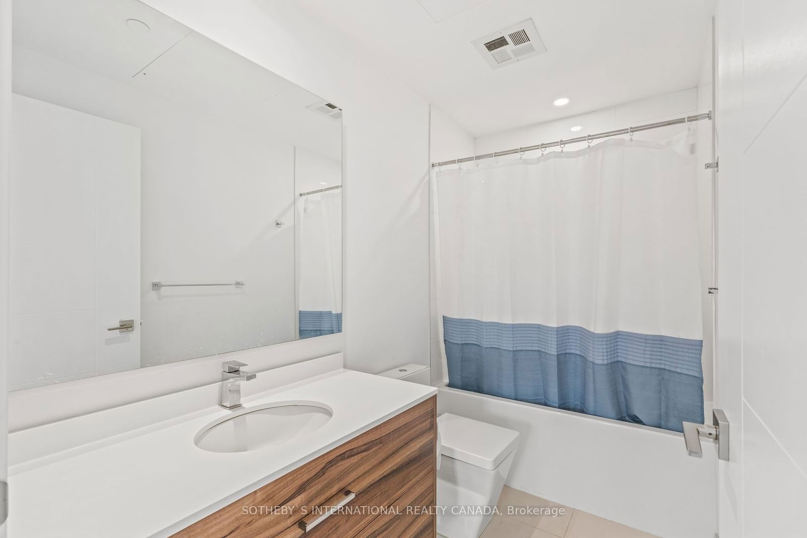 488 University Ave, unit 3910 for rent - image #22