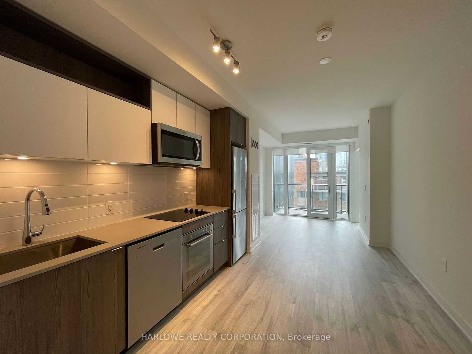 121 Lower Sherbourne St, unit 654 SW for rent - image #2