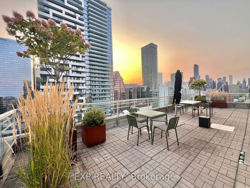 50 Lombard St, unit 1605 for rent - image #1