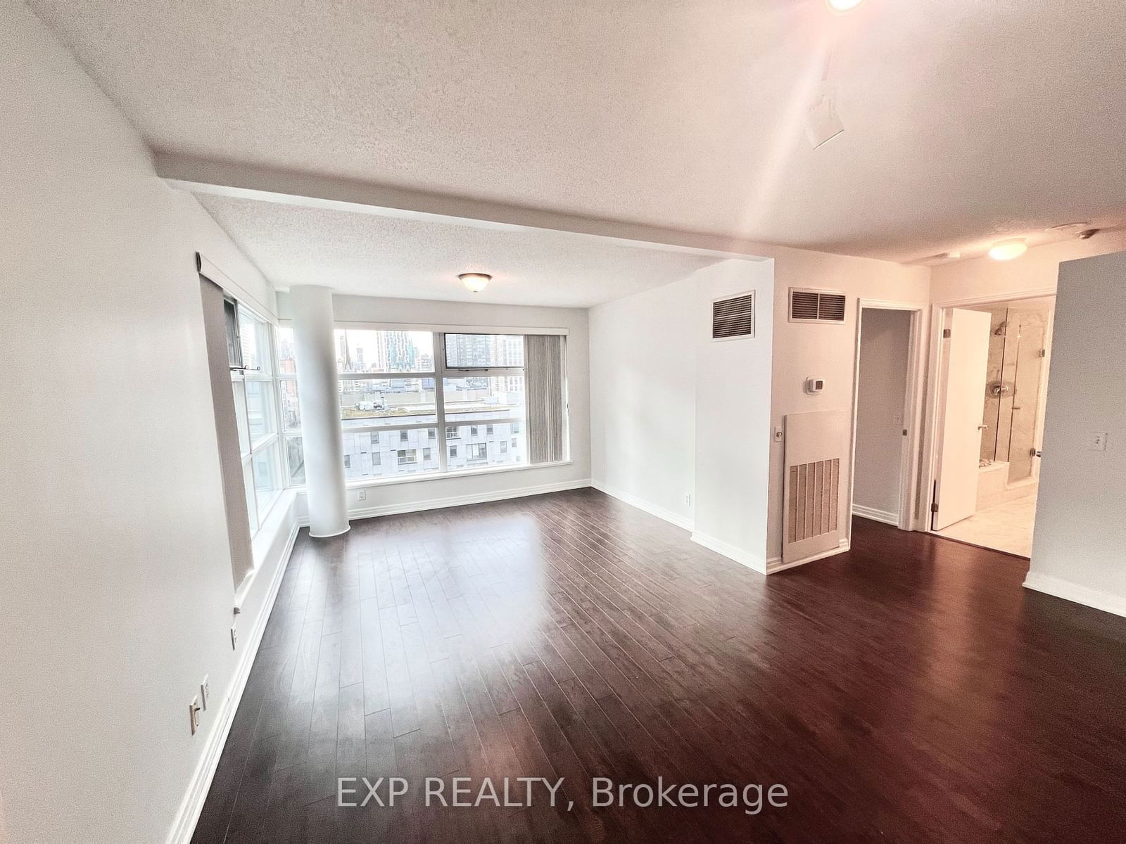 50 Lombard St, unit 1605 for rent