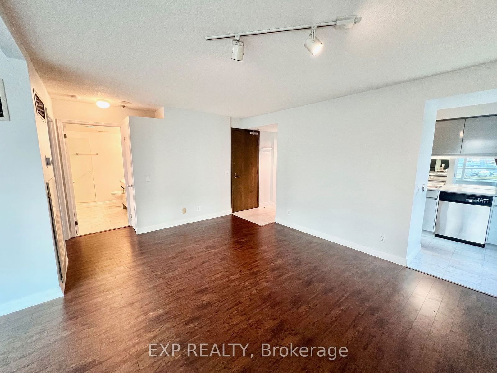 50 Lombard St, unit 1605 for rent - image #8