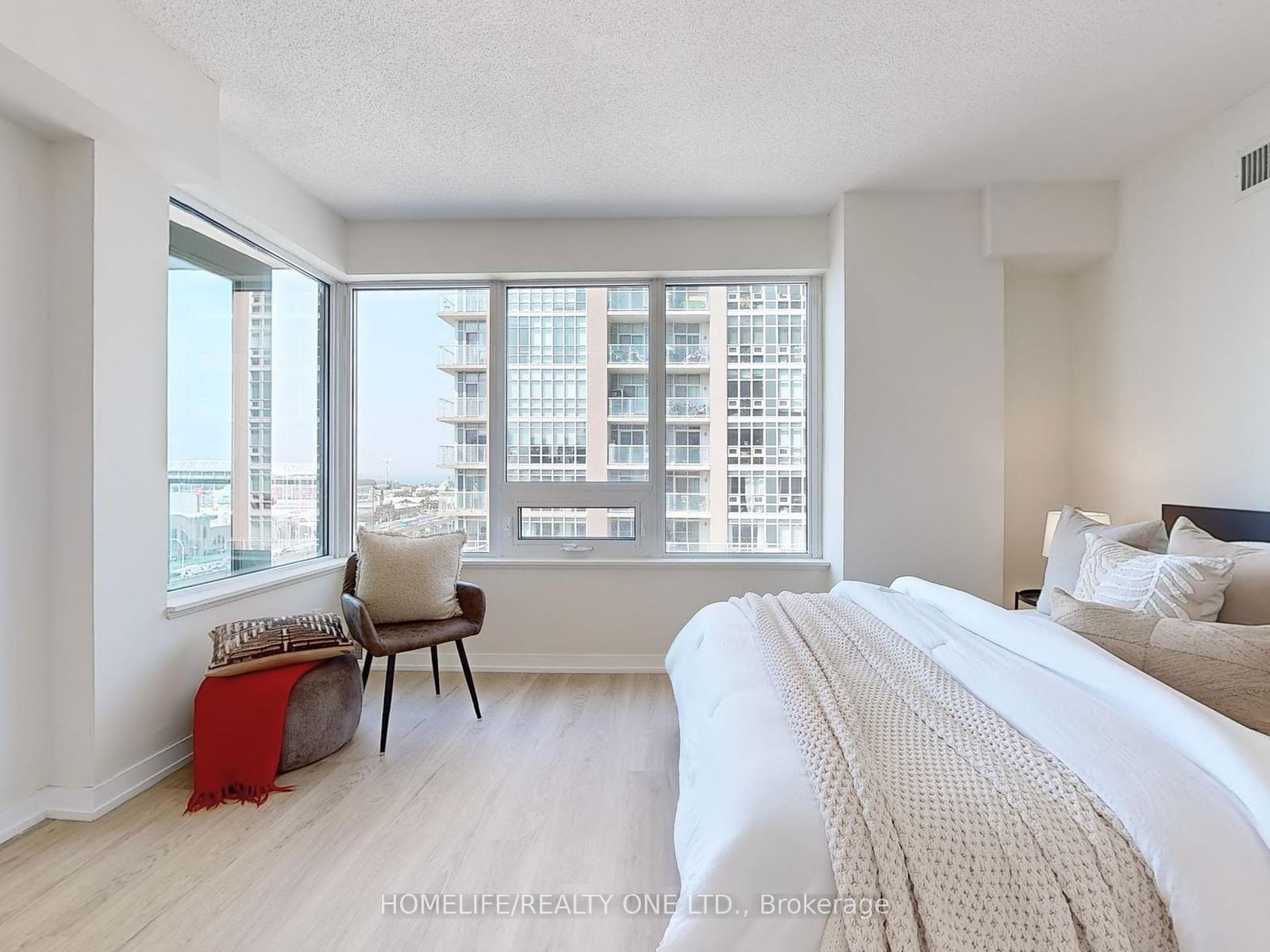 59 East Liberty St, unit 1104 for sale - image #21