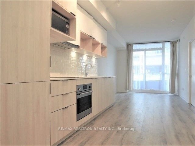 52 Forest Manor Rd, unit 206 for rent - image #5