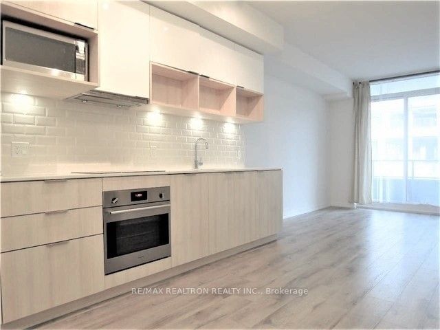 52 Forest Manor Rd, unit 206 for rent - image #6