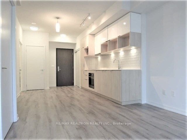 52 Forest Manor Rd, unit 206 for rent - image #7