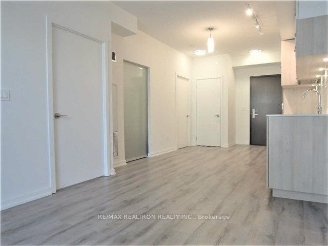 52 Forest Manor Rd, unit 206 for rent