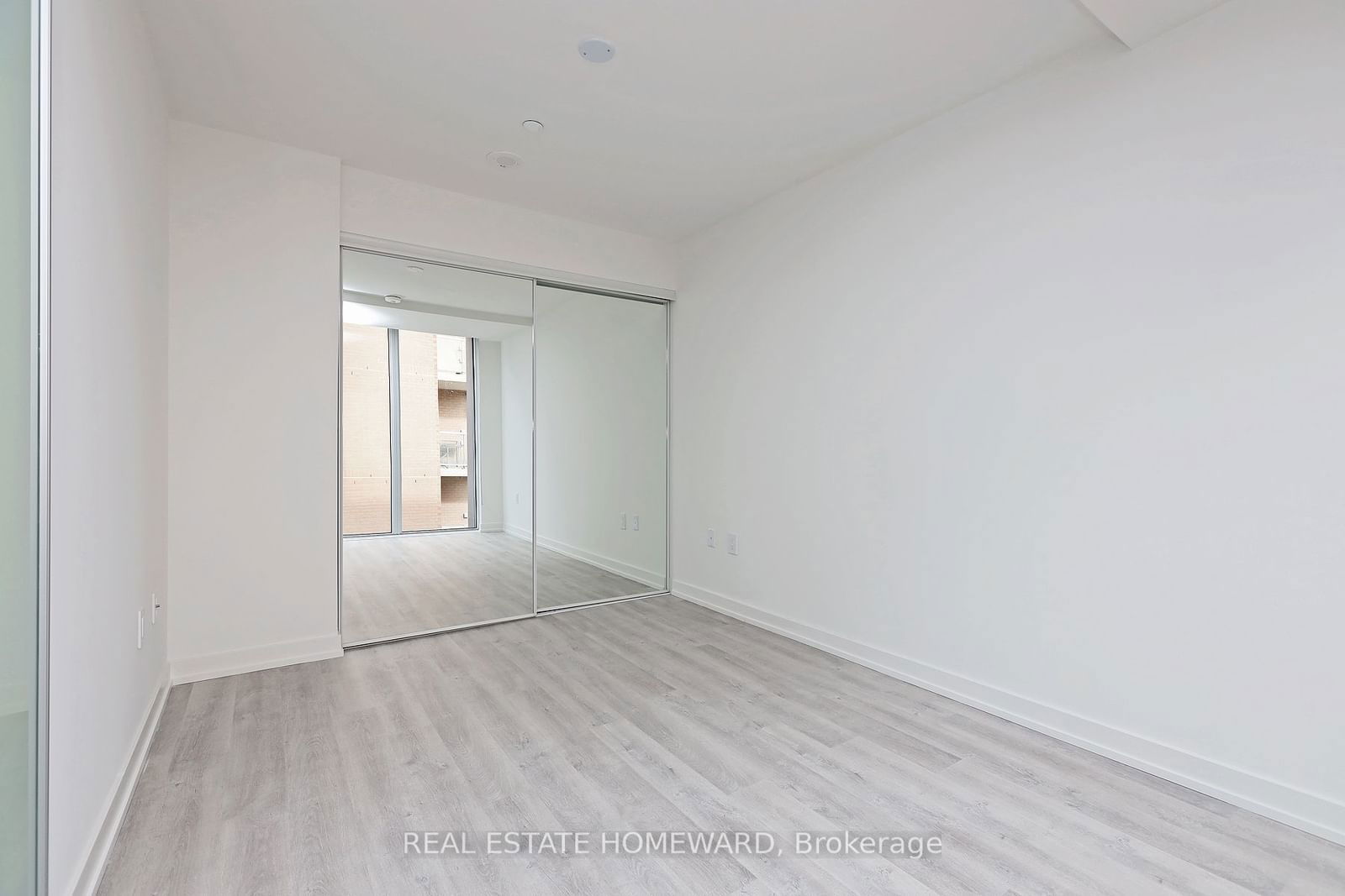 158 Front St, unit 706 for sale - image #10