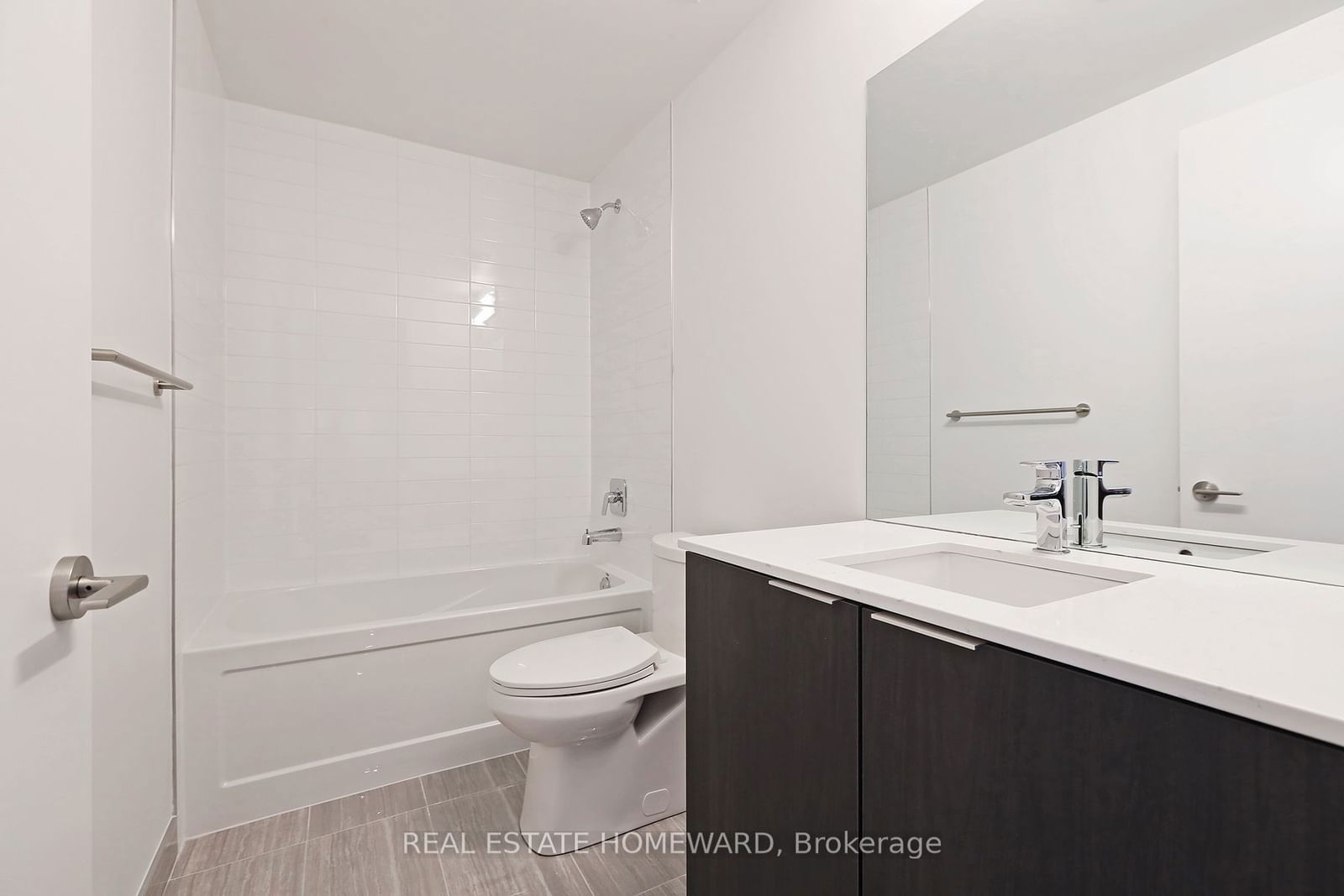 158 Front St, unit 706 for sale - image #14