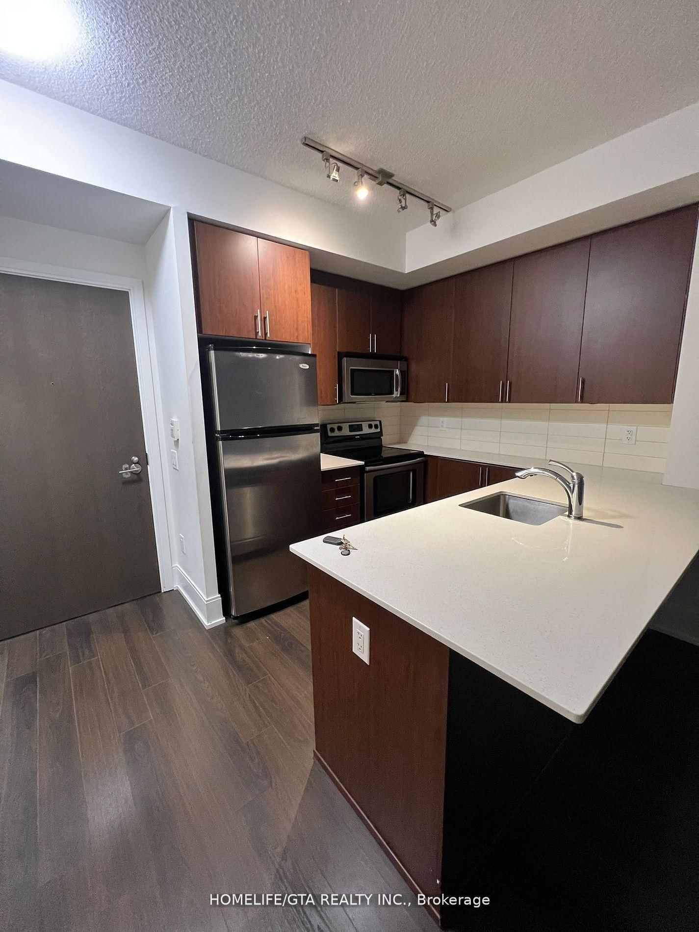 560 Front St W, unit 1004 for sale - image #3