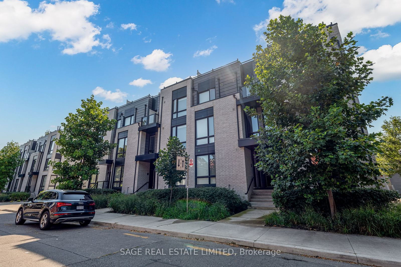 Brockton Commons Townhouses, West End, Toronto