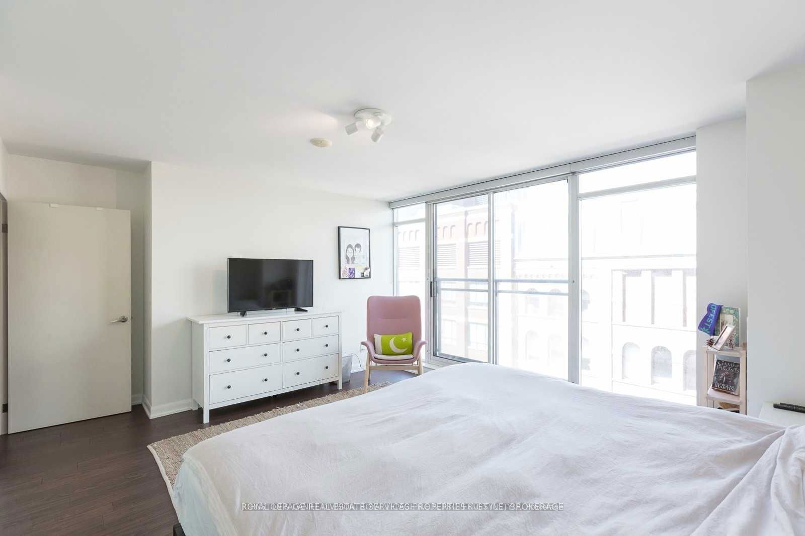 205 Frederick St, unit 702 for rent - image #11