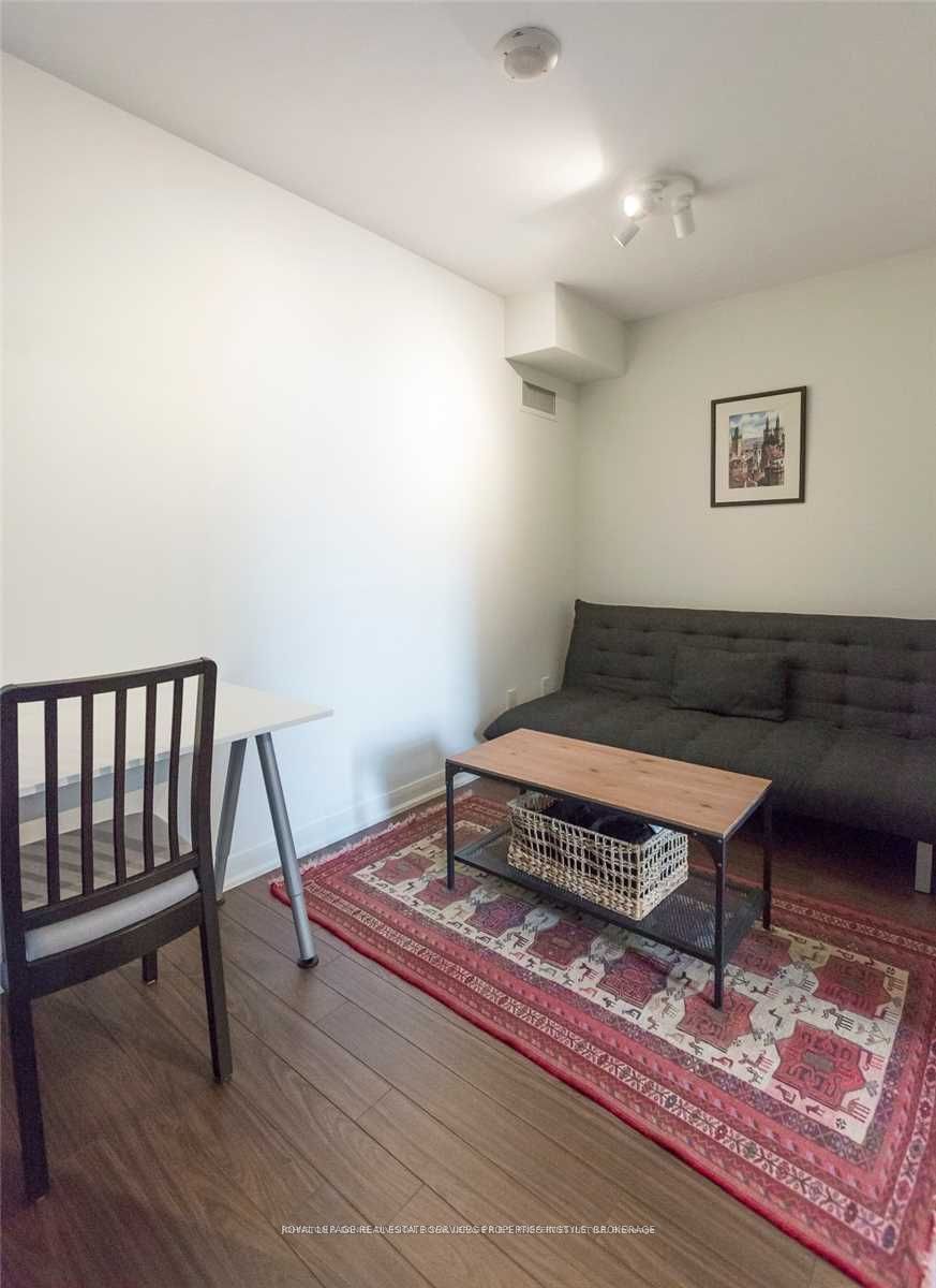 205 Frederick St, unit 702 for rent