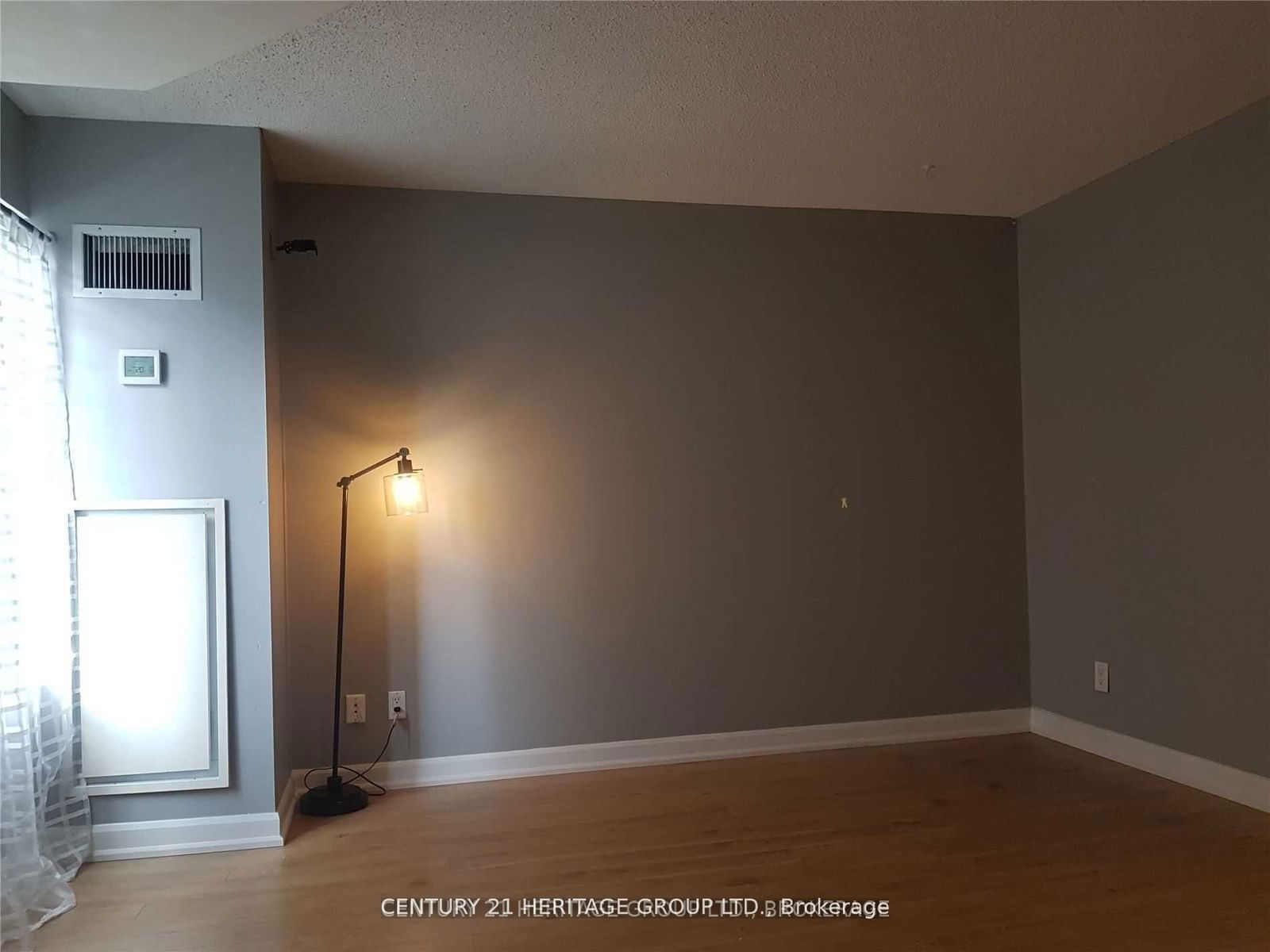 210 Victoria St, unit 608 for rent - image #13